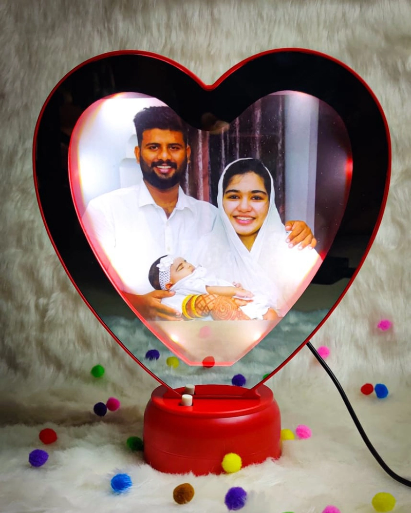 HEART SHAPE MAGIC MIRROR PHOTO FRAME FOR COUPLES BEST ANNIVERSARY GIFTS |  Send Gifts To Pakistan | Same Day Delivery In Multan Or Lahore